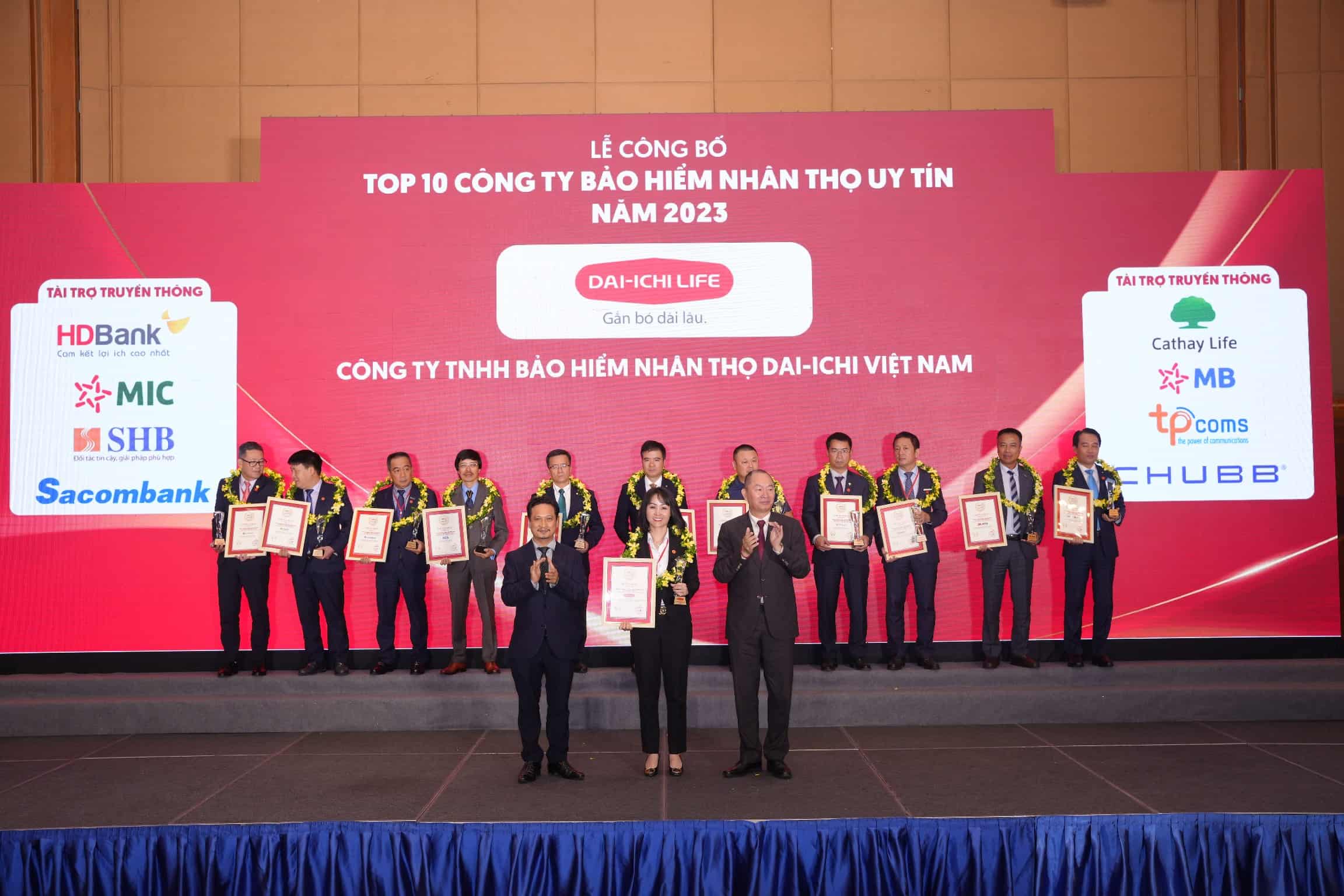 Dai-ichi Life Việt Nam vinh dự đạt danh hiệu “Top 10 Công ty Bảo hiểm Nhân thọ Uy tín” trong hai năm liên tiếp (2022-2023)
