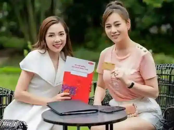 Diễn viên Phương Oanh